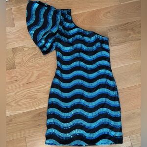 Wish One-Shoulder Blue and Black Dress